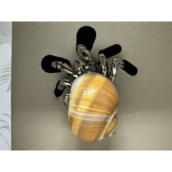 Tommy Bahama Hermit Crab Wine Stopper Sliver and Shell design - NEW - Picture 2 of 5